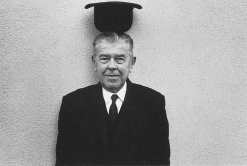 rene-magritte-surrealist-painter